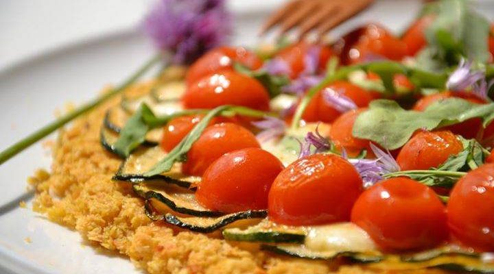 Socca-pizza aux tomates-cerises