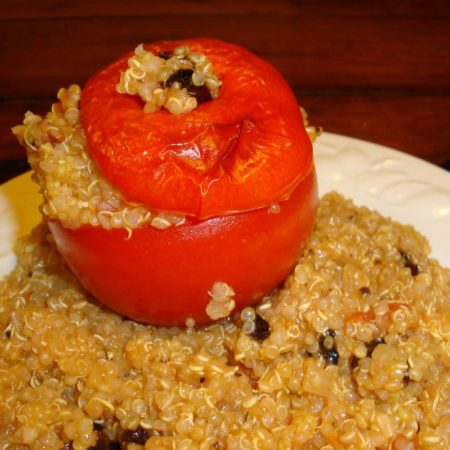 Tomates farcies au quinoa, parfums de Provence