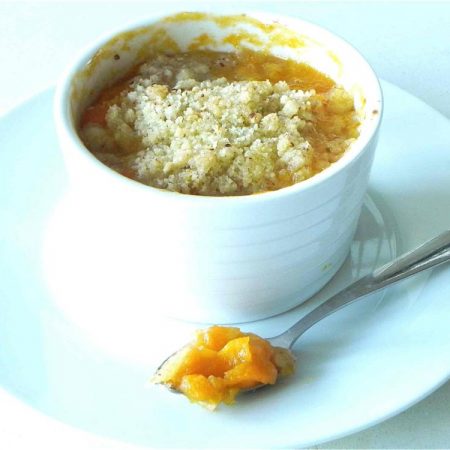 Crumble abricot-citron-noisette