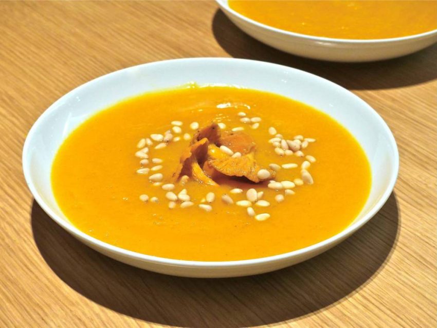 Soupe de courge butternut aux girolles