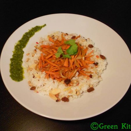 Riz exotique, poêlée de carottes au soja et pesto de coriandre