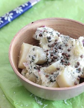 Salade de pommes de terre à la noix de coco, basilic et chanvre