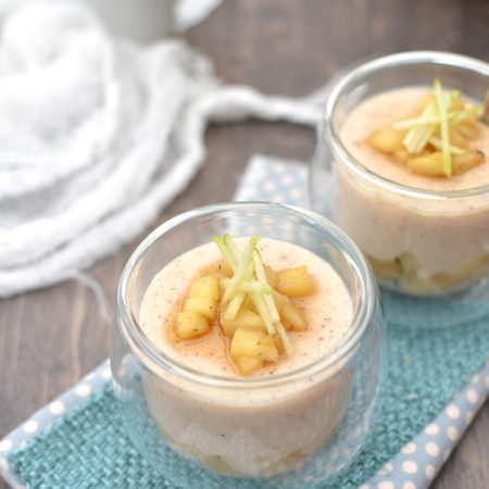Crèmes à la vanille et pommes caramélisées