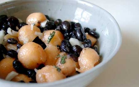 Salade de haricots noirs au melon