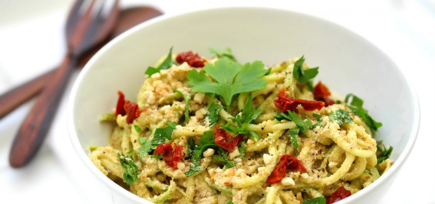 Spaghettis de courgette crue et sa sauce cheesy à la courge