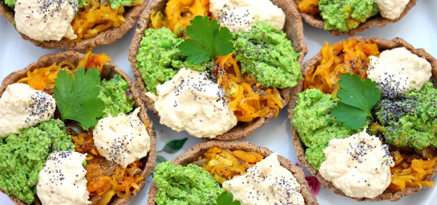 Tartelette colorée courge, pesto vert et crème&nbsp;cajou