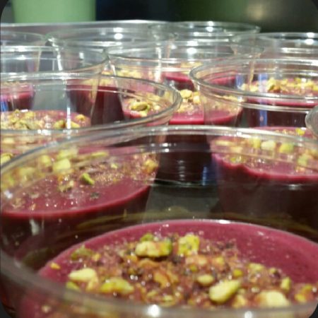 Gaspacho de betteraves, poires et pistaches torréfiées