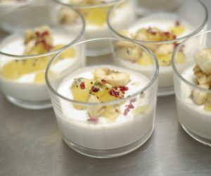 Panna cotta au lait de coco, kiwi et banane