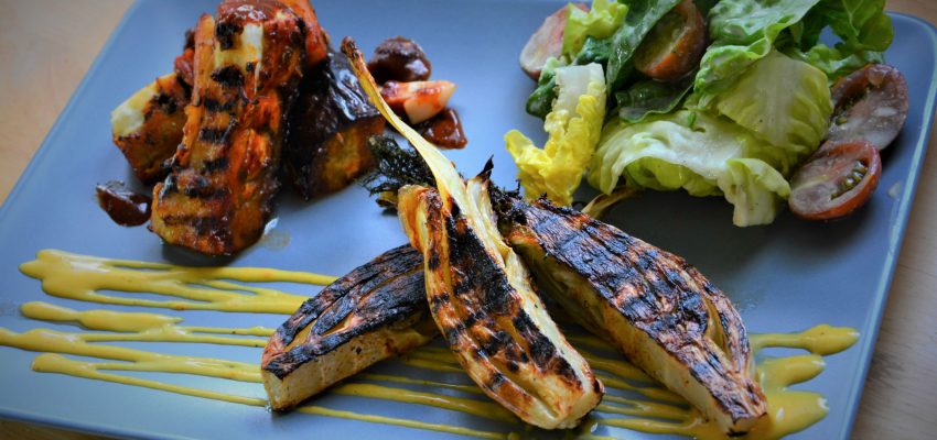Côtes de fenouil grillées, ribs d’aubergines marinés et grillés à la sauce Nouvelle-Orléans