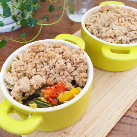 Crumble-salé-aux-courgettes,-poivrons-au-curry
