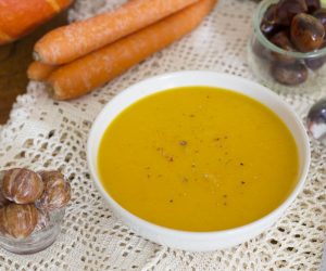 Soupe crémeuse aux carottes et lait de coco