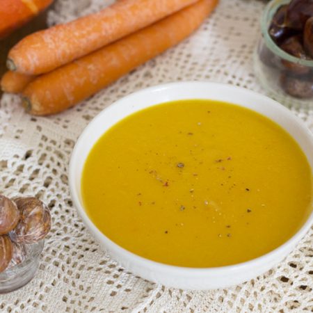 Soupe crémeuse aux carottes et lait de coco