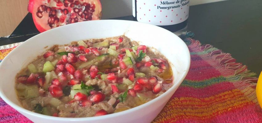 Purée d’aubergine au tahini et à la grenade