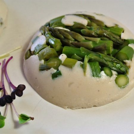 Flans d’asperges à la noix de cajou