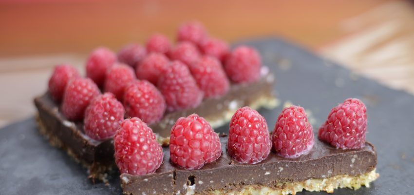 Gâteau cru au chocolat et à la framboise